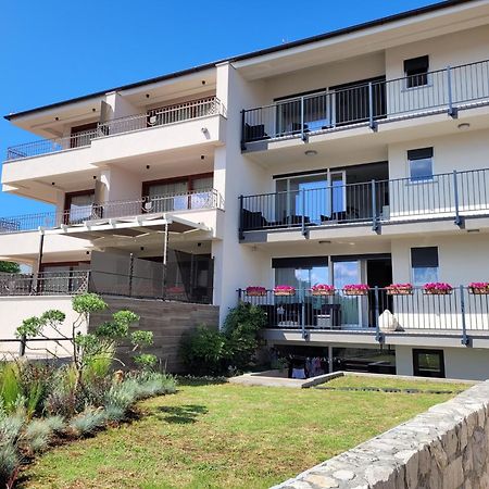 Apartments Doris Малинска Экстерьер фото
