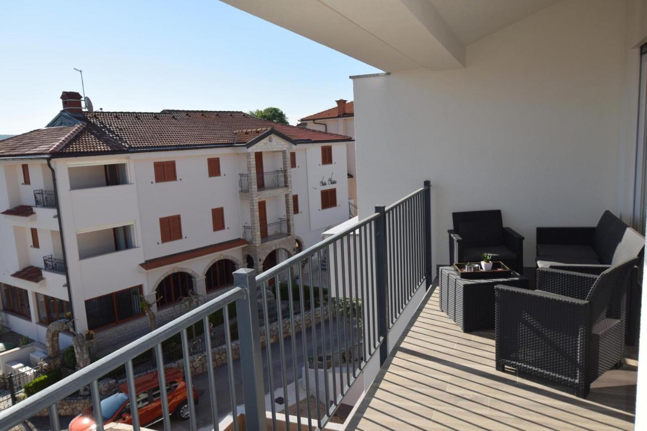 Apartments Doris Малинска Экстерьер фото