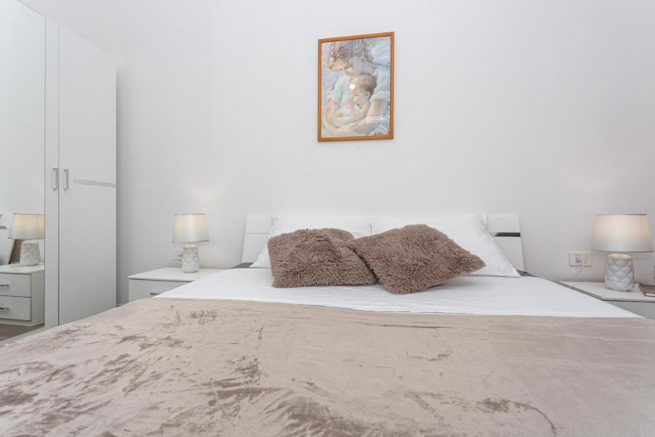 Apartments Doris Малинска Экстерьер фото