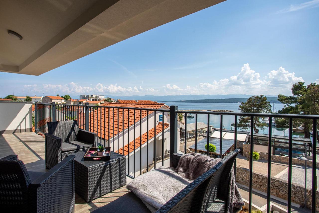 Apartments Doris Малинска Экстерьер фото