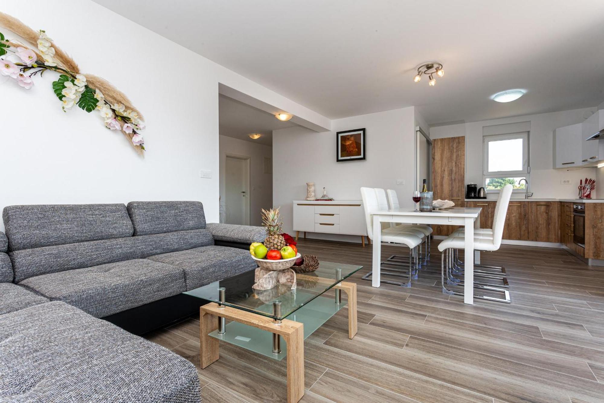 Apartments Doris Малинска Экстерьер фото