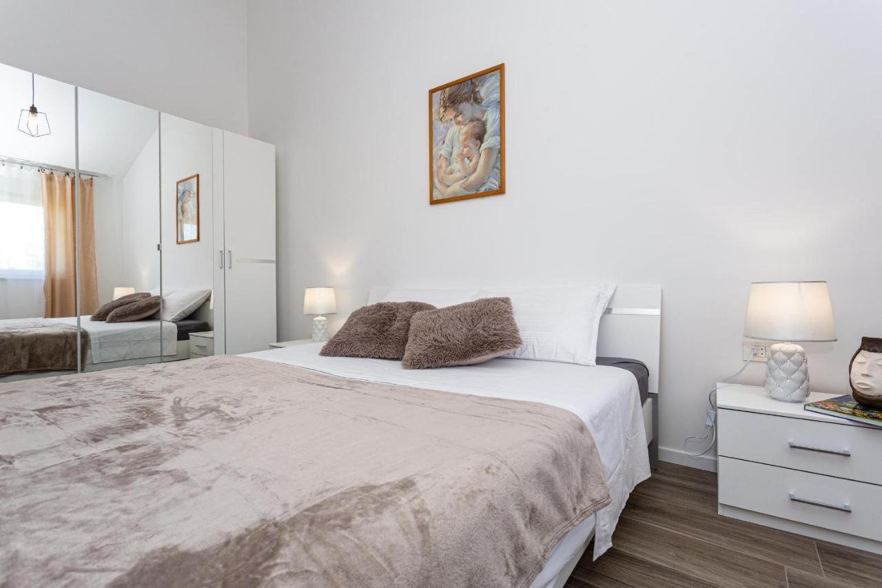 Apartments Doris Малинска Экстерьер фото