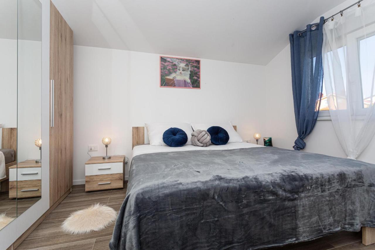 Apartments Doris Малинска Экстерьер фото