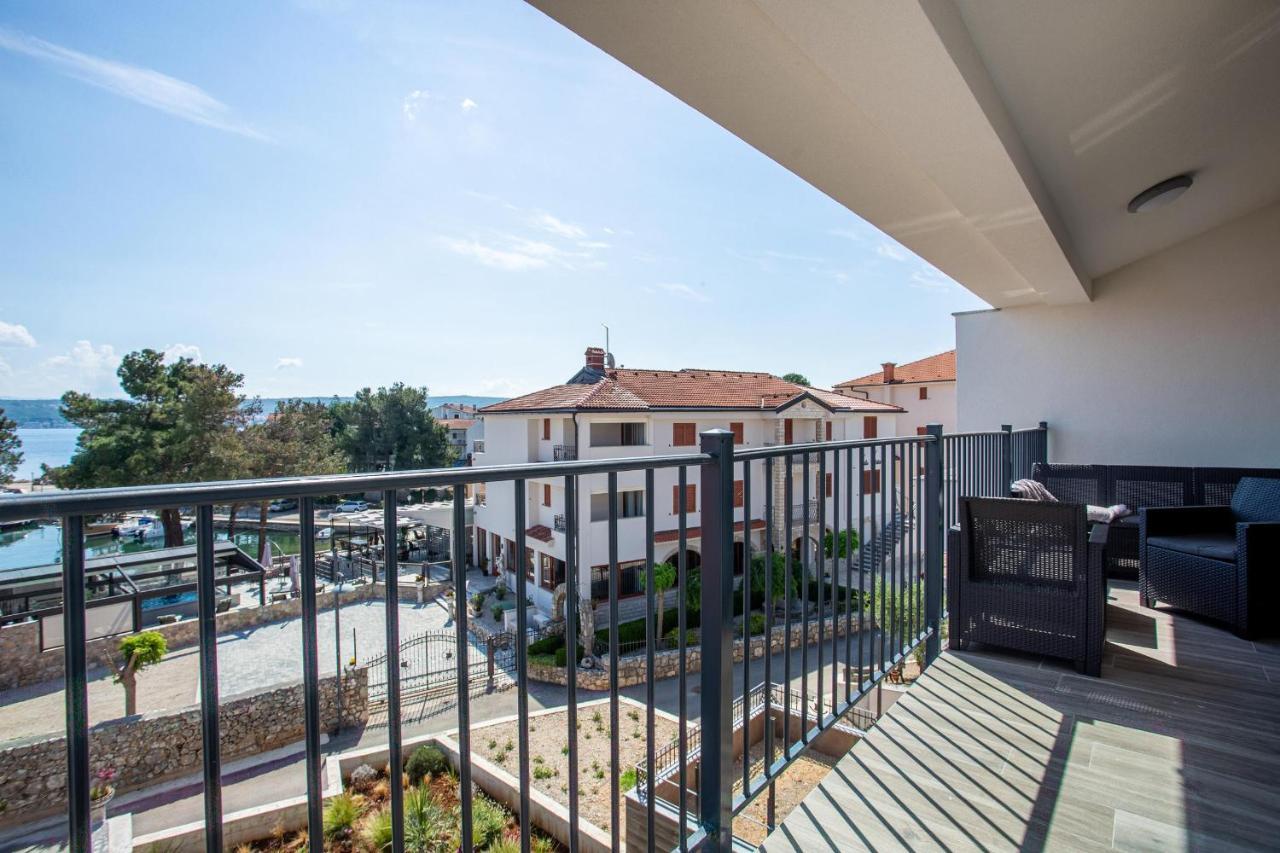 Apartments Doris Малинска Экстерьер фото