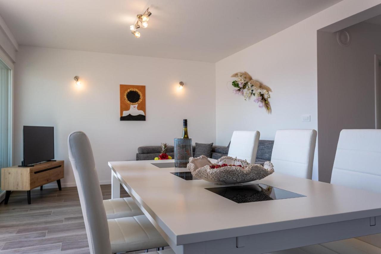 Apartments Doris Малинска Экстерьер фото