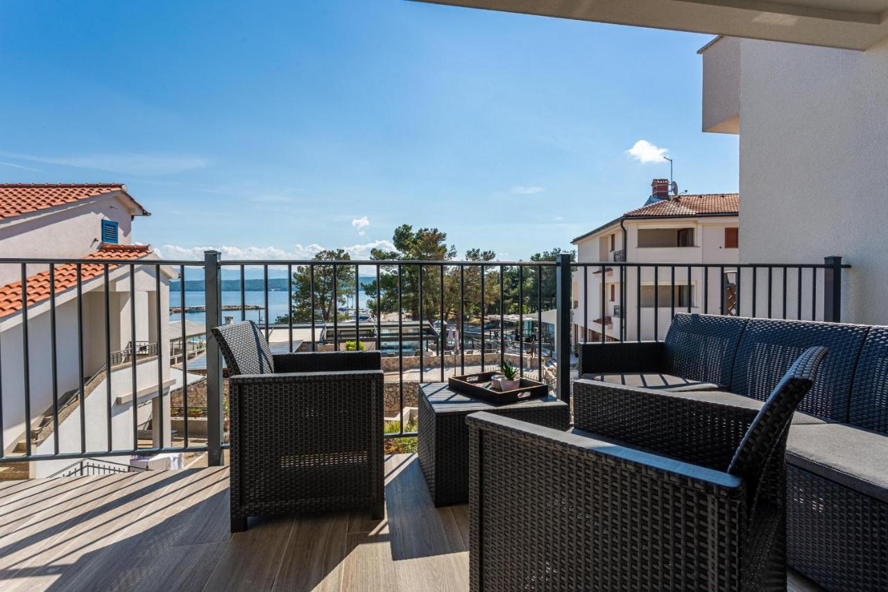 Apartments Doris Малинска Экстерьер фото