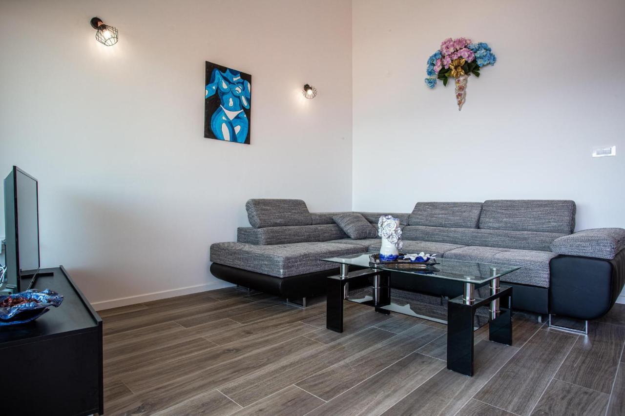 Apartments Doris Малинска Экстерьер фото