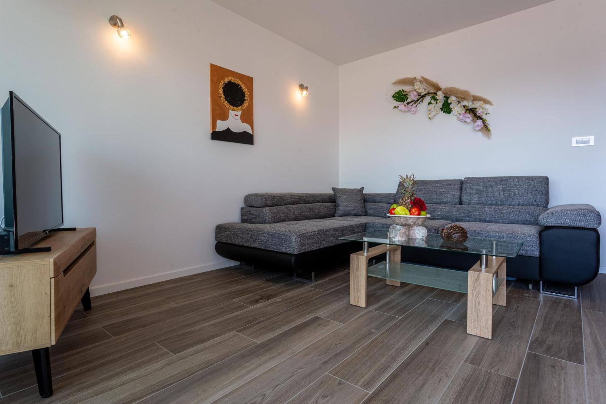 Apartments Doris Малинска Экстерьер фото