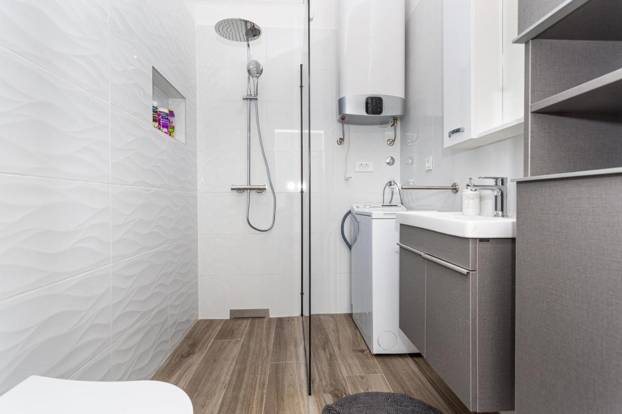 Apartments Doris Малинска Экстерьер фото