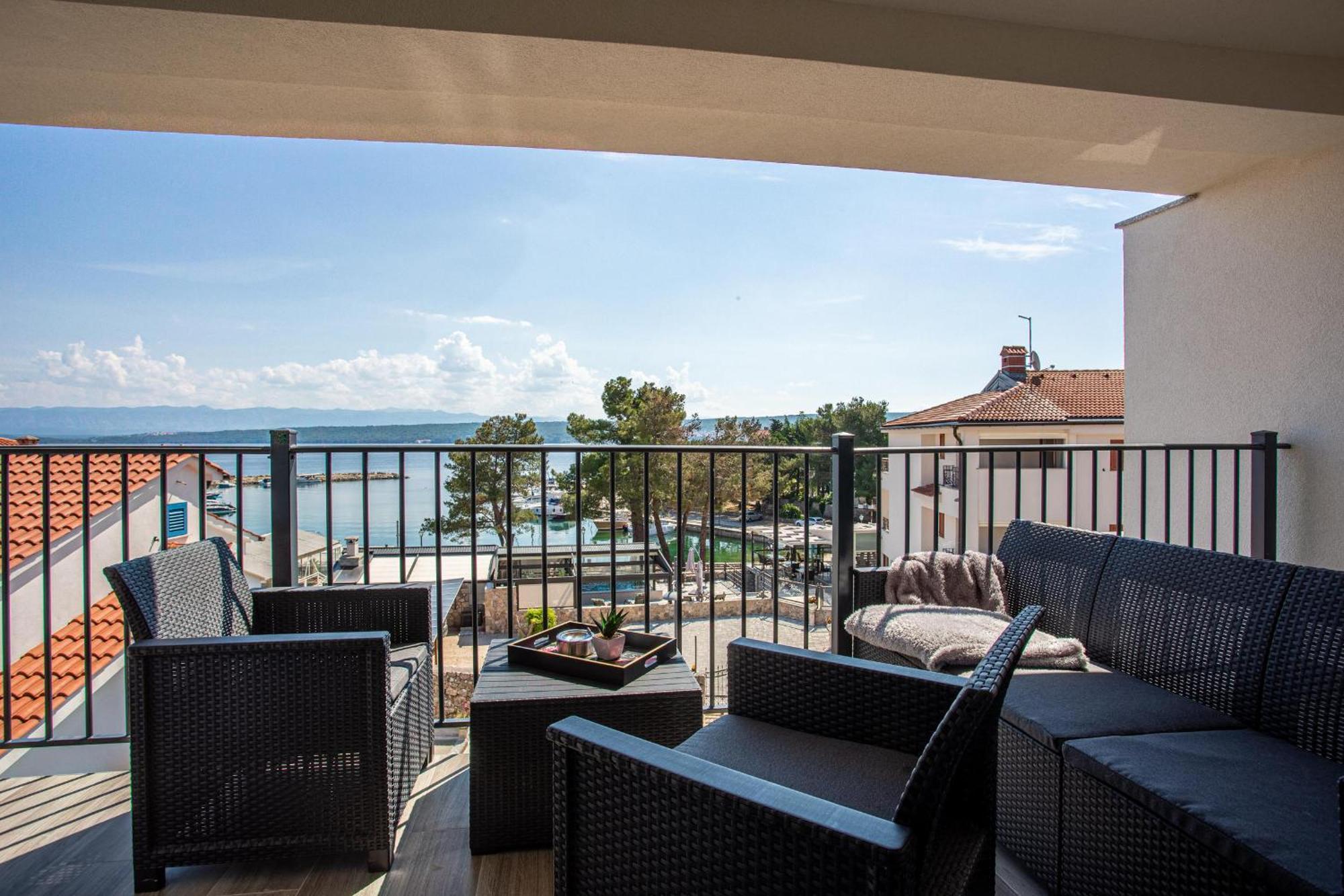 Apartments Doris Малинска Экстерьер фото