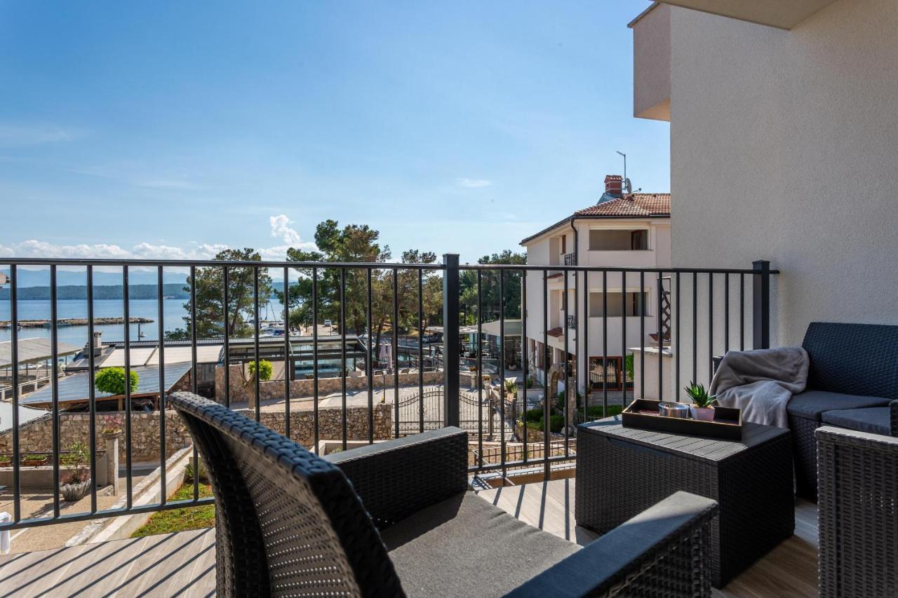 Apartments Doris Малинска Экстерьер фото